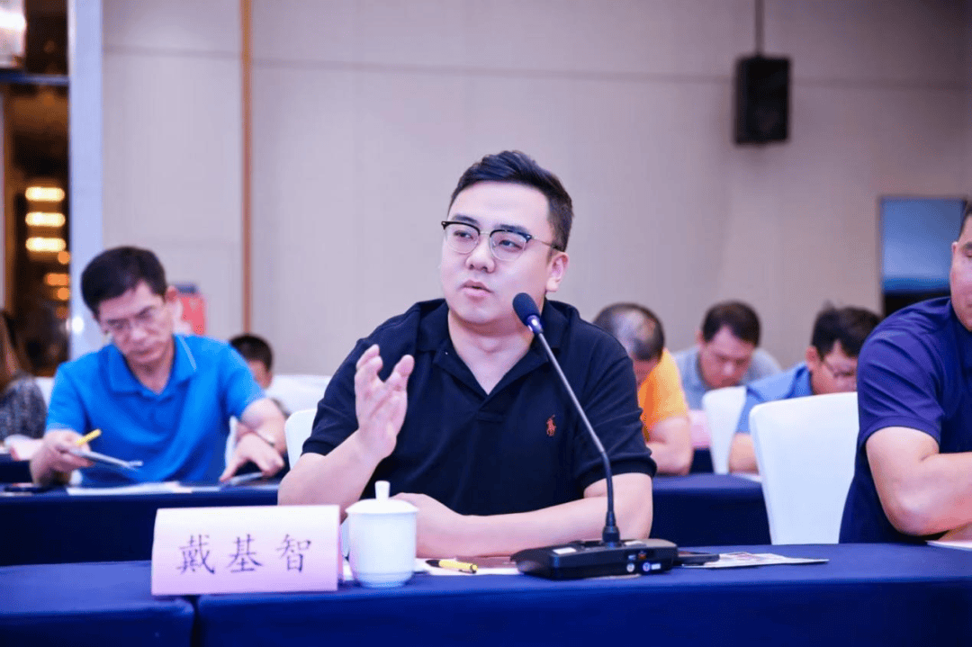 支串飞”“小车小团”高端定制游（线路含兴义）澳门新葡京网站“贵客”专属！贵州在深推介“支(图3)